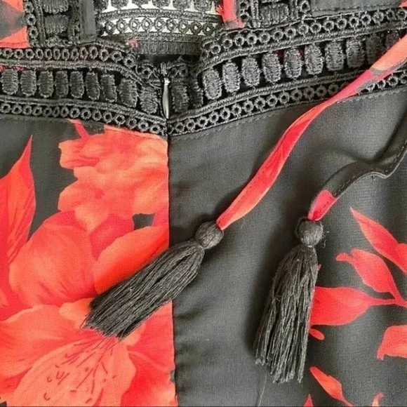 Lulu’s Feel the Love Black & Red Floral Print Bell Sleeve Size S - Picture 16 of 16
